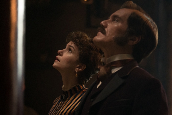 Katherine Waterston and Michael Shannon as Mr. and Mrs. Westinghouse.