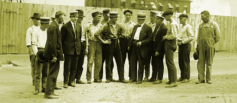 Striking railroad men