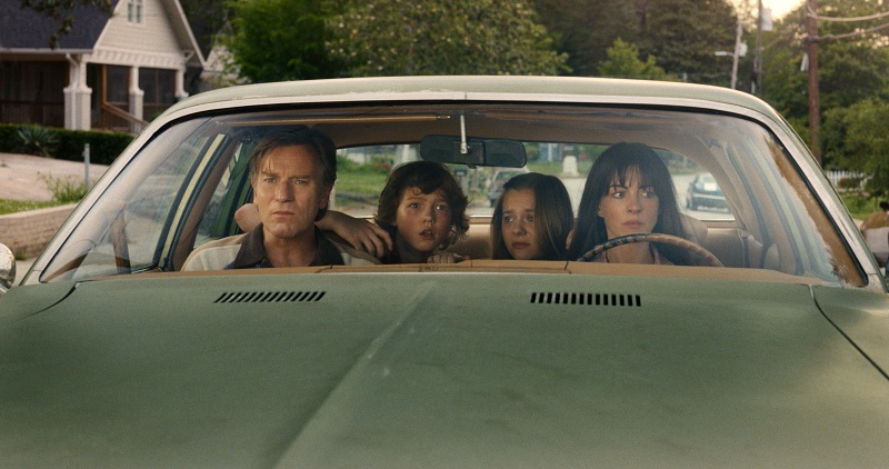 Ewan McGregor, Christian Convery, Maisy Stella and Anne Hathaway in The End of Oak Street.